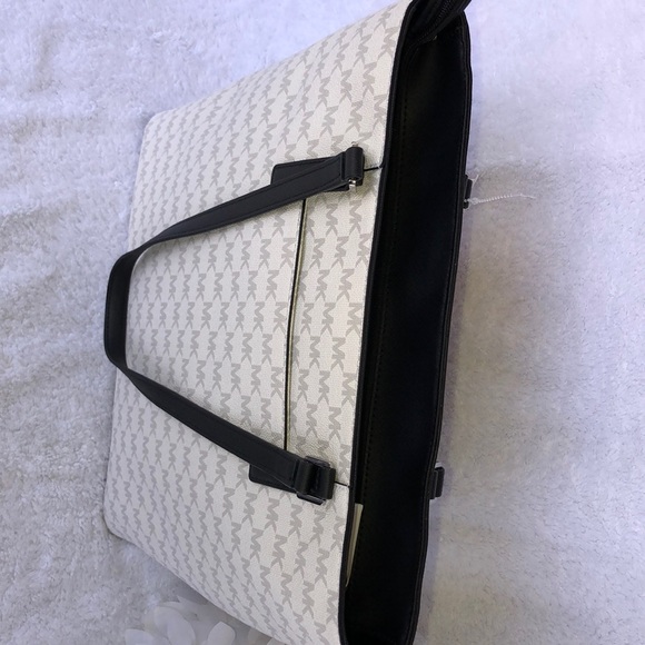 ⚠️SALE⚠️NWT Michael Kors purse. FINAL Price-Firm - Picture 4 of 12